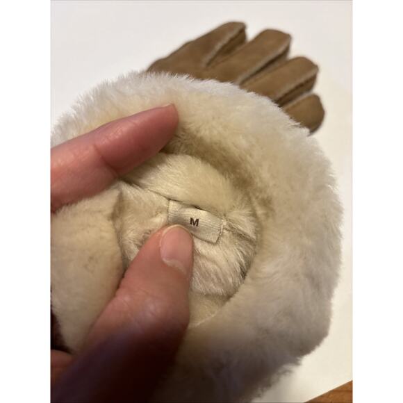 Ugg Women's Turn Cuff Sheepskin Chestnut Leather Gloves Size M - Picture 8 of 8